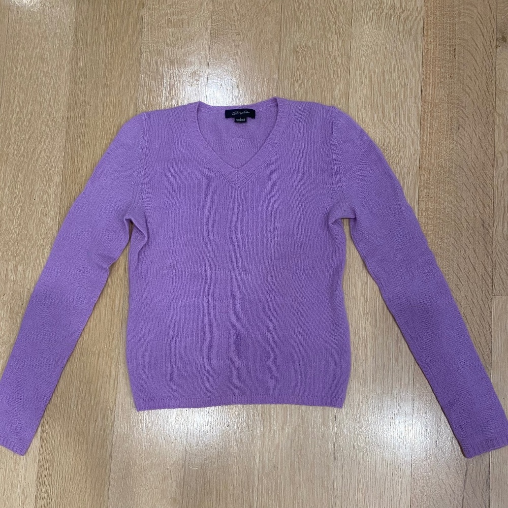Purple/Lavender Christopher Fisher 100% Cashmere V Neck Size S Retail $300